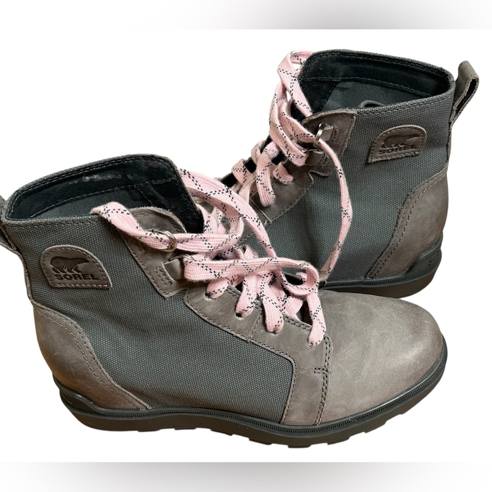 Sorel Women Size 7 Evie II Gray Leather Hidden Wedge Boots Booties NL5024-052